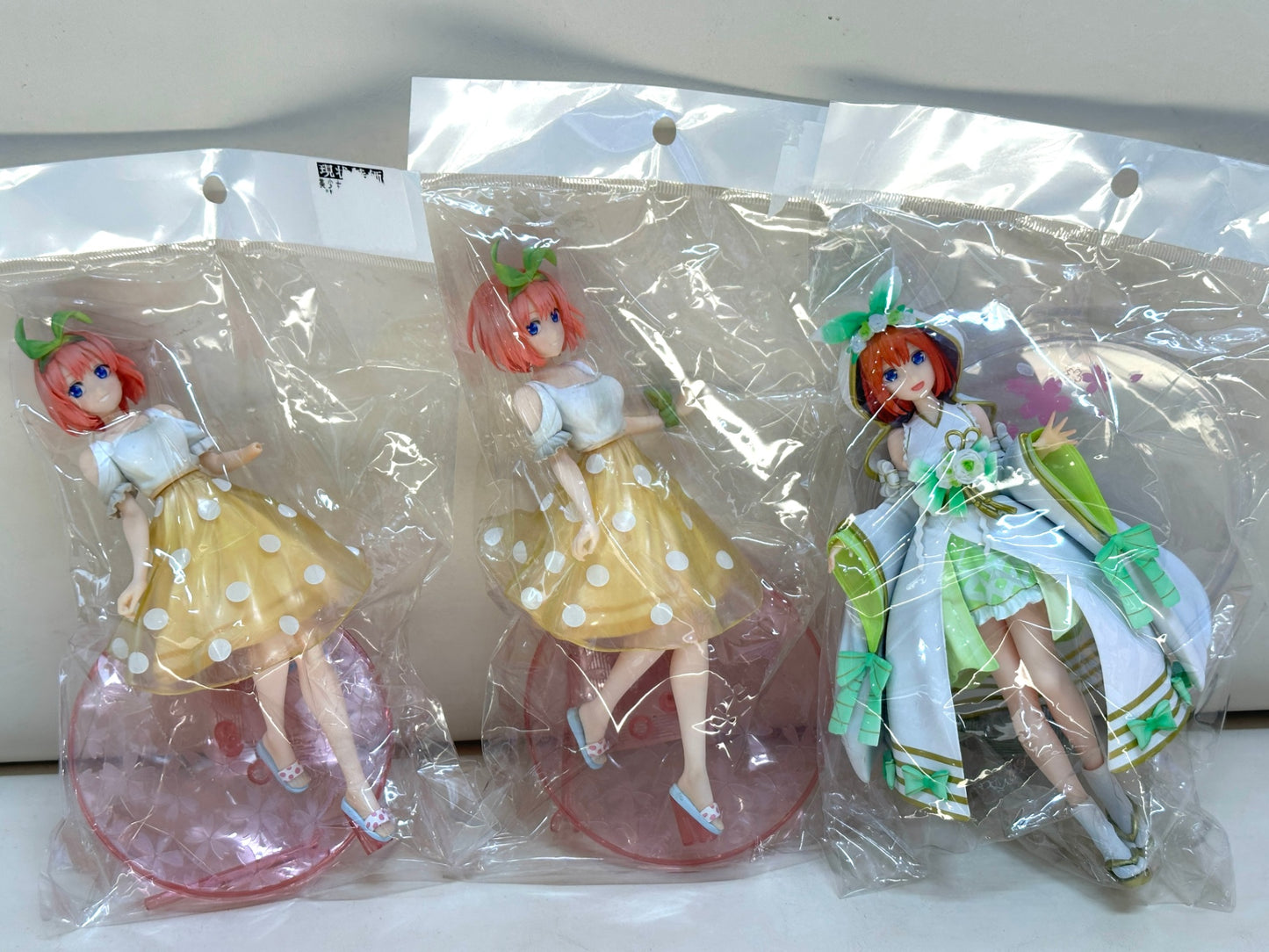 五等分の花嫁 フィギュア 35体 まとめセット 中野一花 二乃 三玖 四葉 五月 ウエディングドレス 白無垢 エプロン プチっとのりマスルームライト 4/3