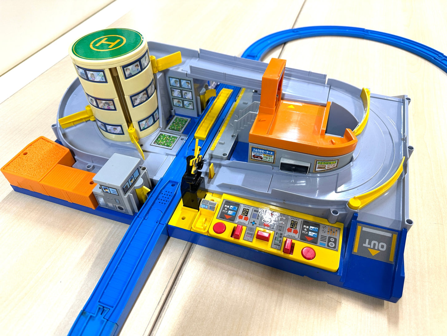 現状品 レールおまけ付き TAKARA TOMY トミカと遊ぼう! オート踏切ステーション プラレール 9/30