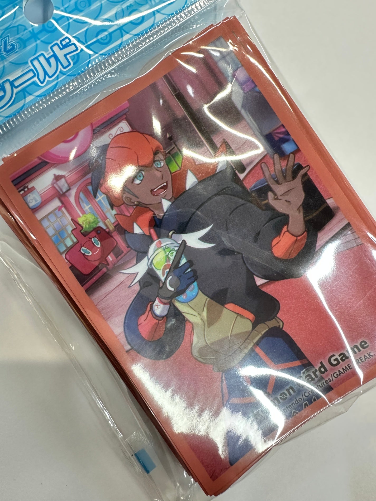 ポケモンセンターオリジナル ポケモンカードゲーム デッキシールド POKÉMON TRAINERS Off Shot! キバナ