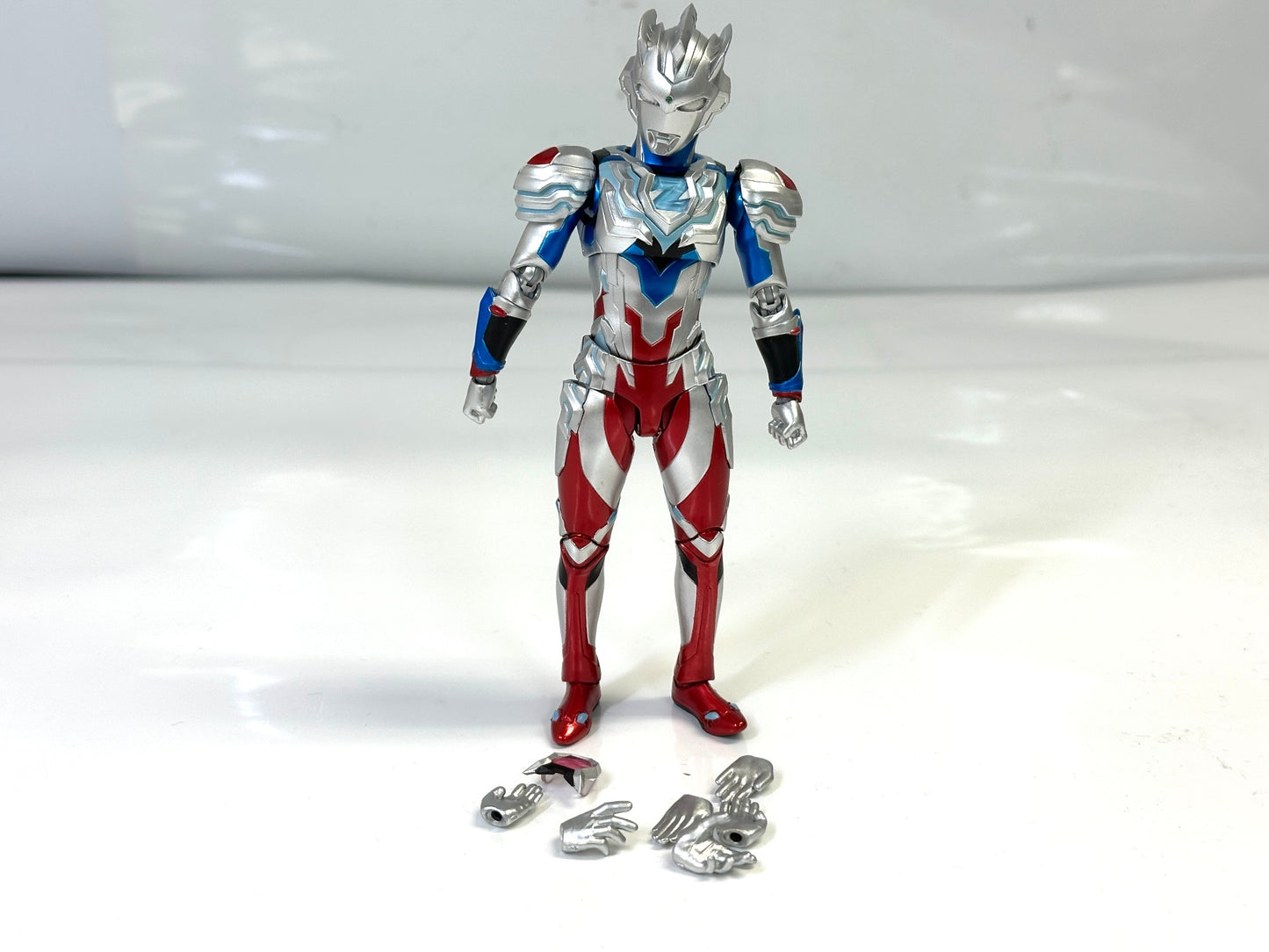 現状品 バンダイ S.H.Figuarts ウルトラマンゼット アルファエッジ フィギュア 交換用手首パーツ 6/18