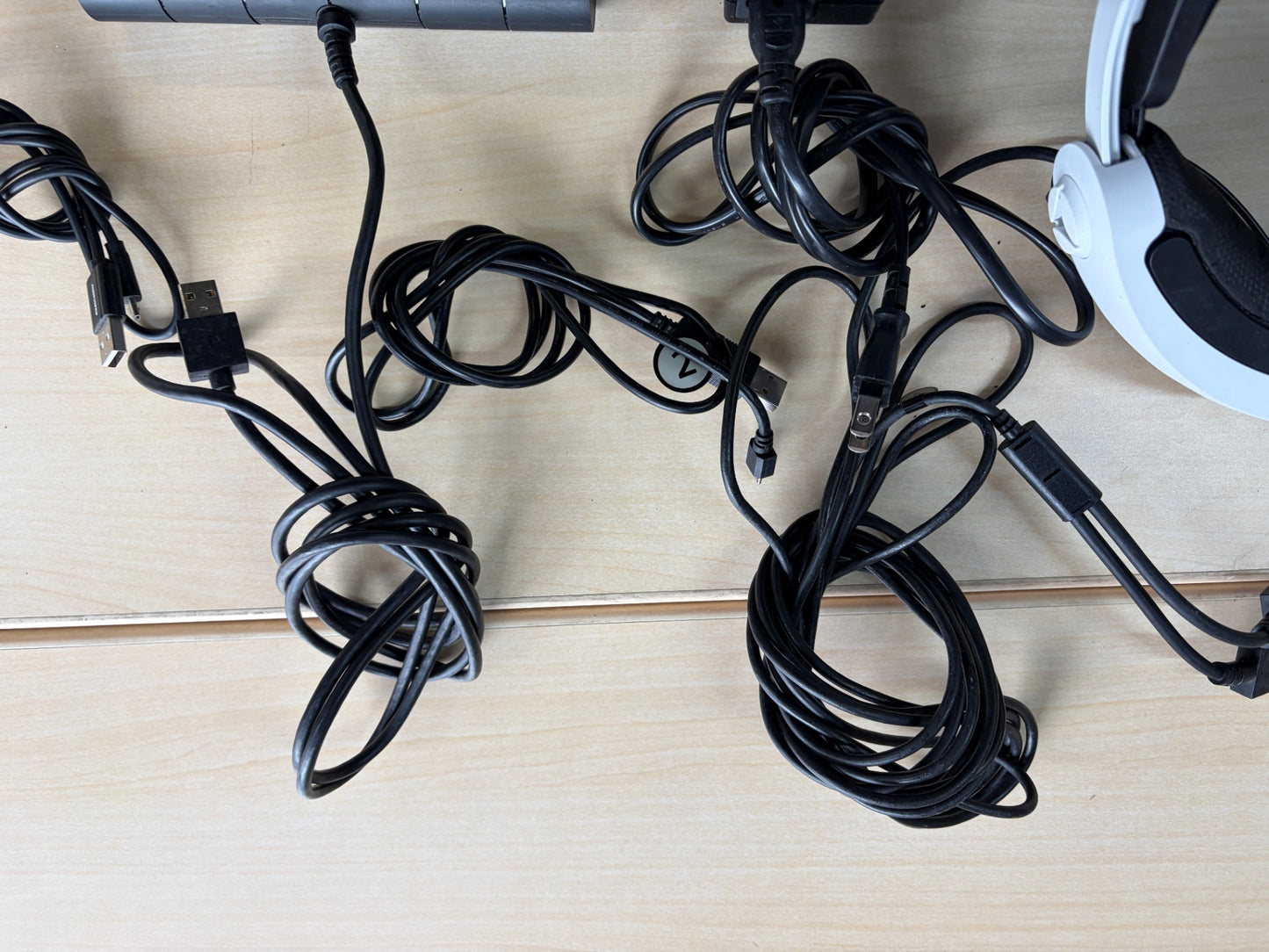 PlayStation VR PlayStation Camera同梱版 (CUHJ-16001) 【メーカー生産終了】