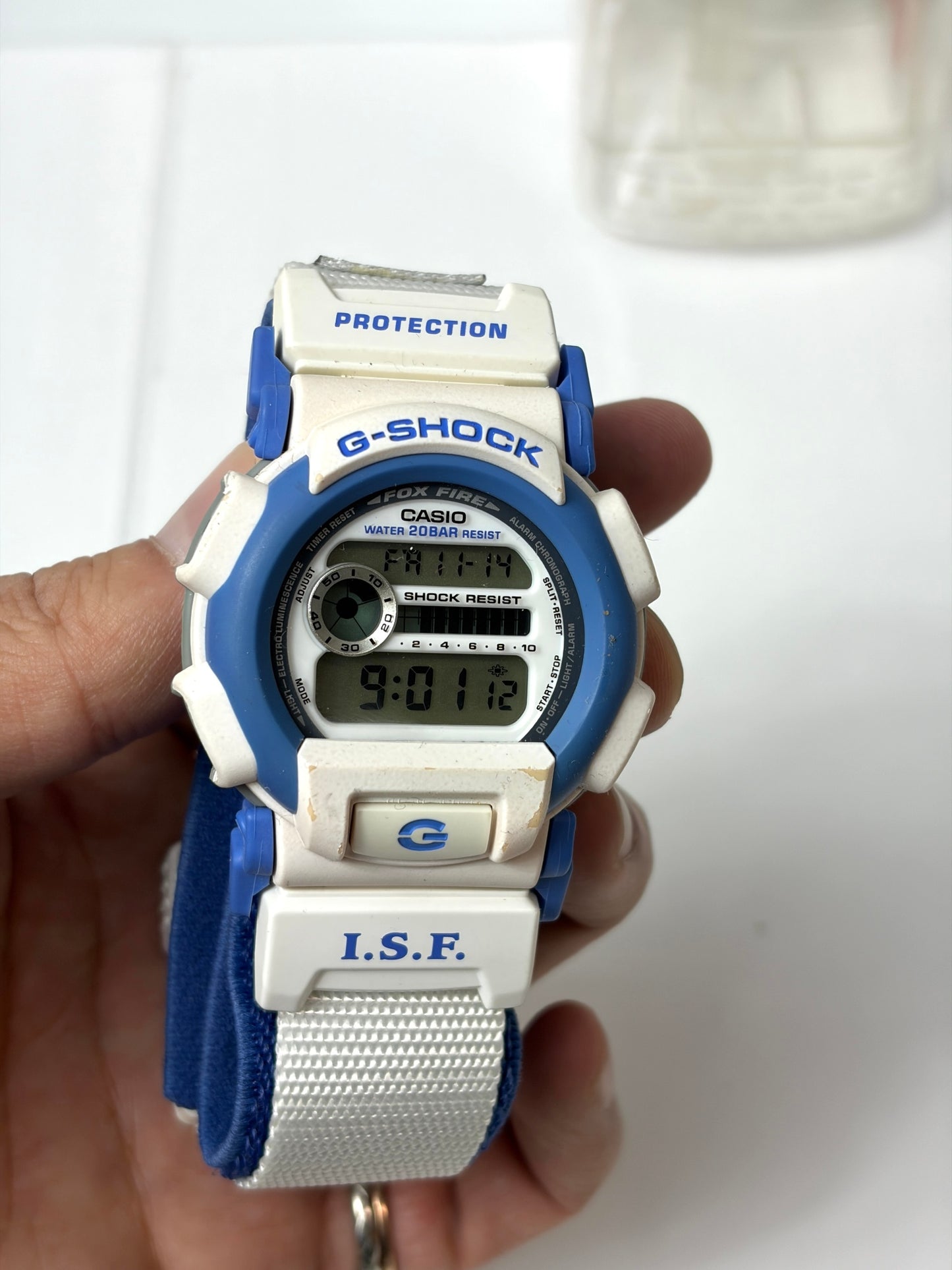 CASIO G-SHOCK I.S.F. コラボ ホワイト/ブルー デジタル腕時計 クリアケース付