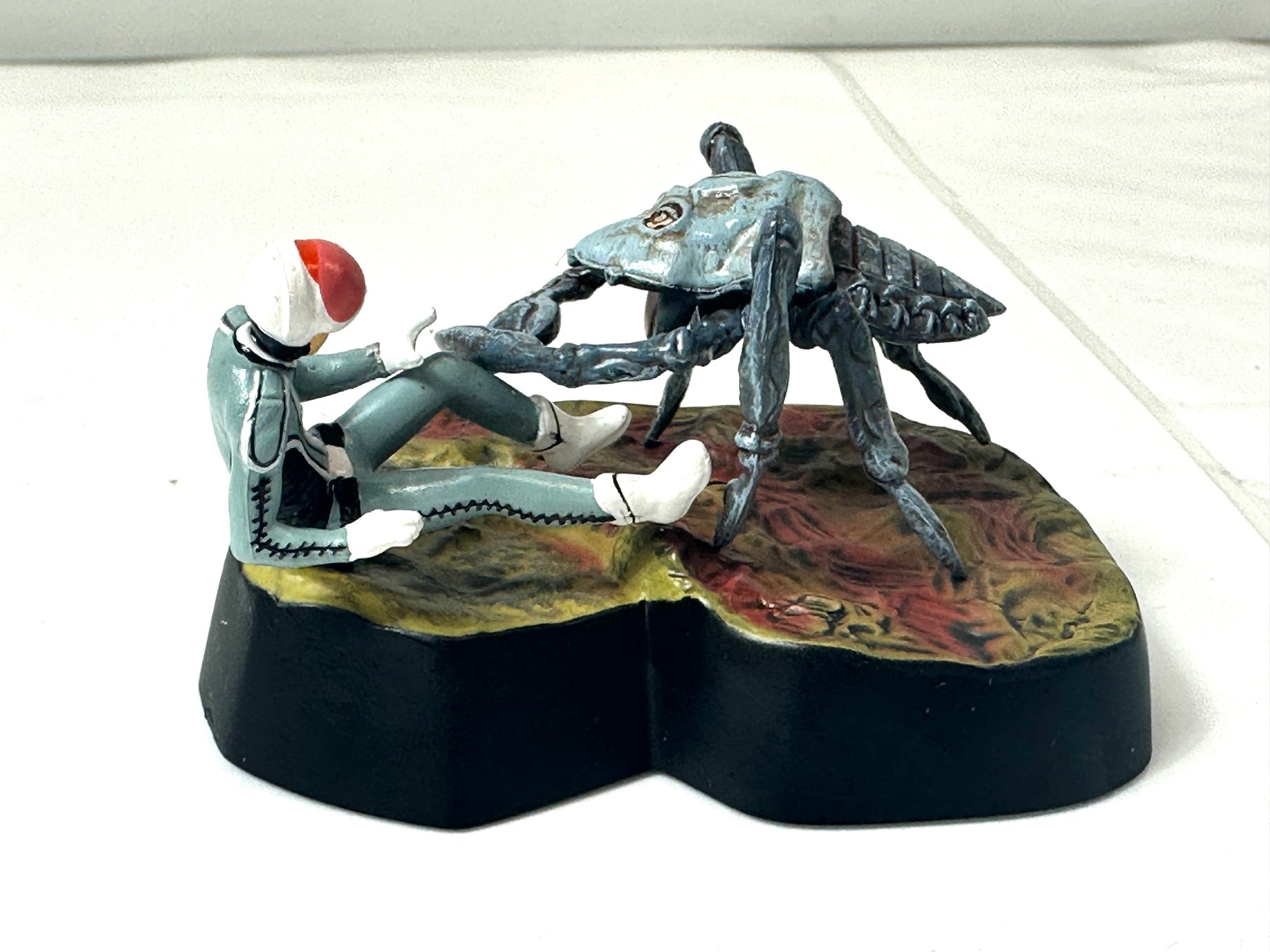 ウルトラ怪獣名鑑 [BANDAI:食玩] 初版品 8種セット 名鑑シリーズウルトラ怪獣名鑑～ウルトラセブン編 プレミアム
