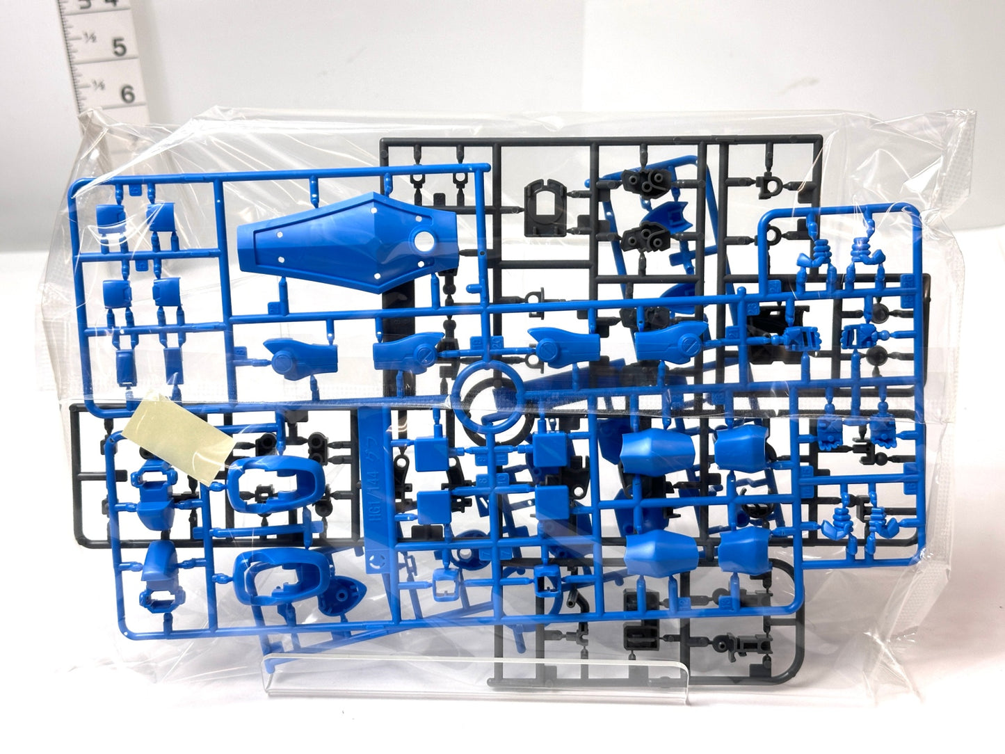HGUC 196 機動戦士ガンダム グフ 1/144スケール 色分け済みプラモデル