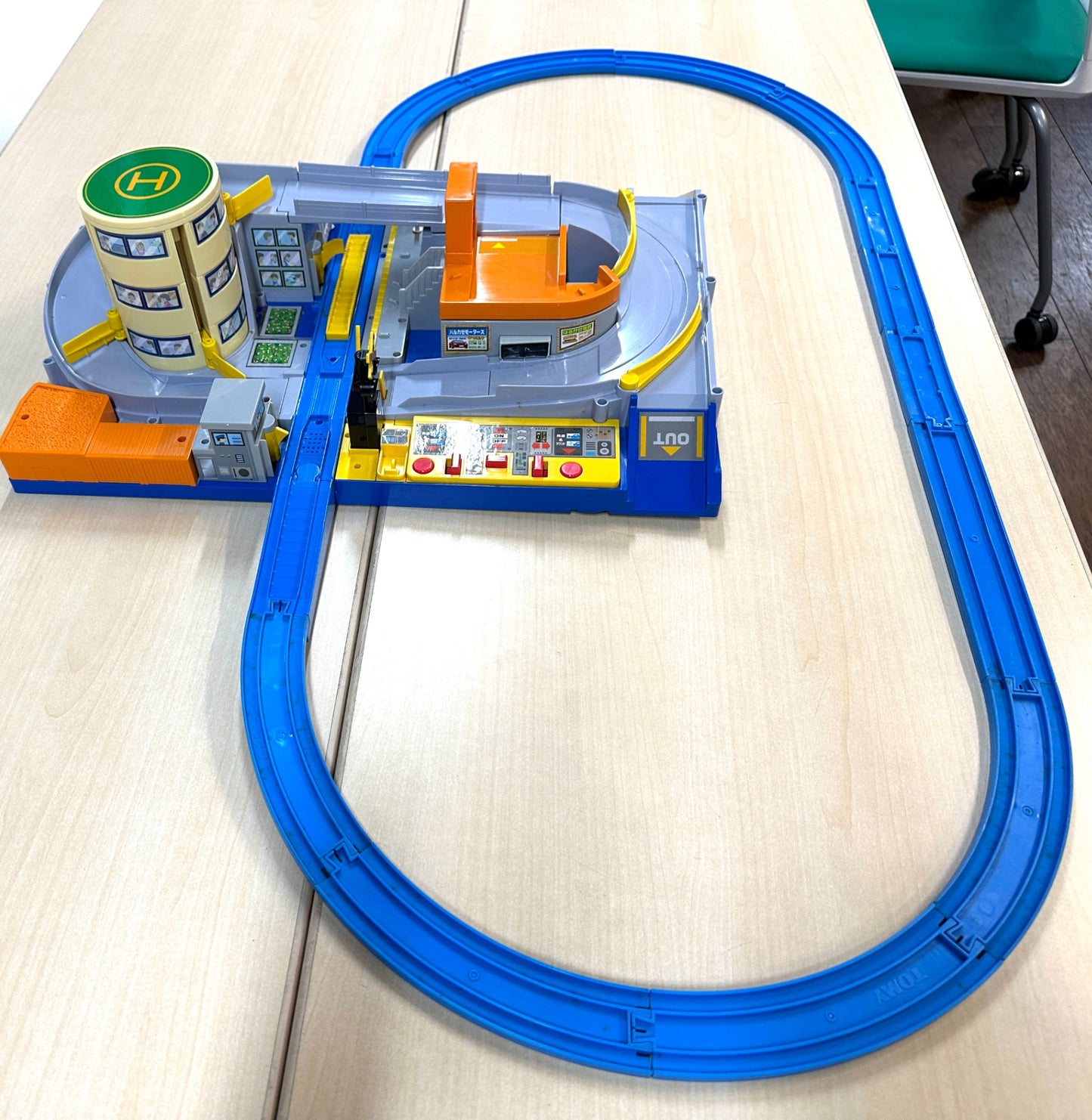 現状品 レールおまけ付き TAKARA TOMY トミカと遊ぼう! オート踏切ステーション プラレール 9/30