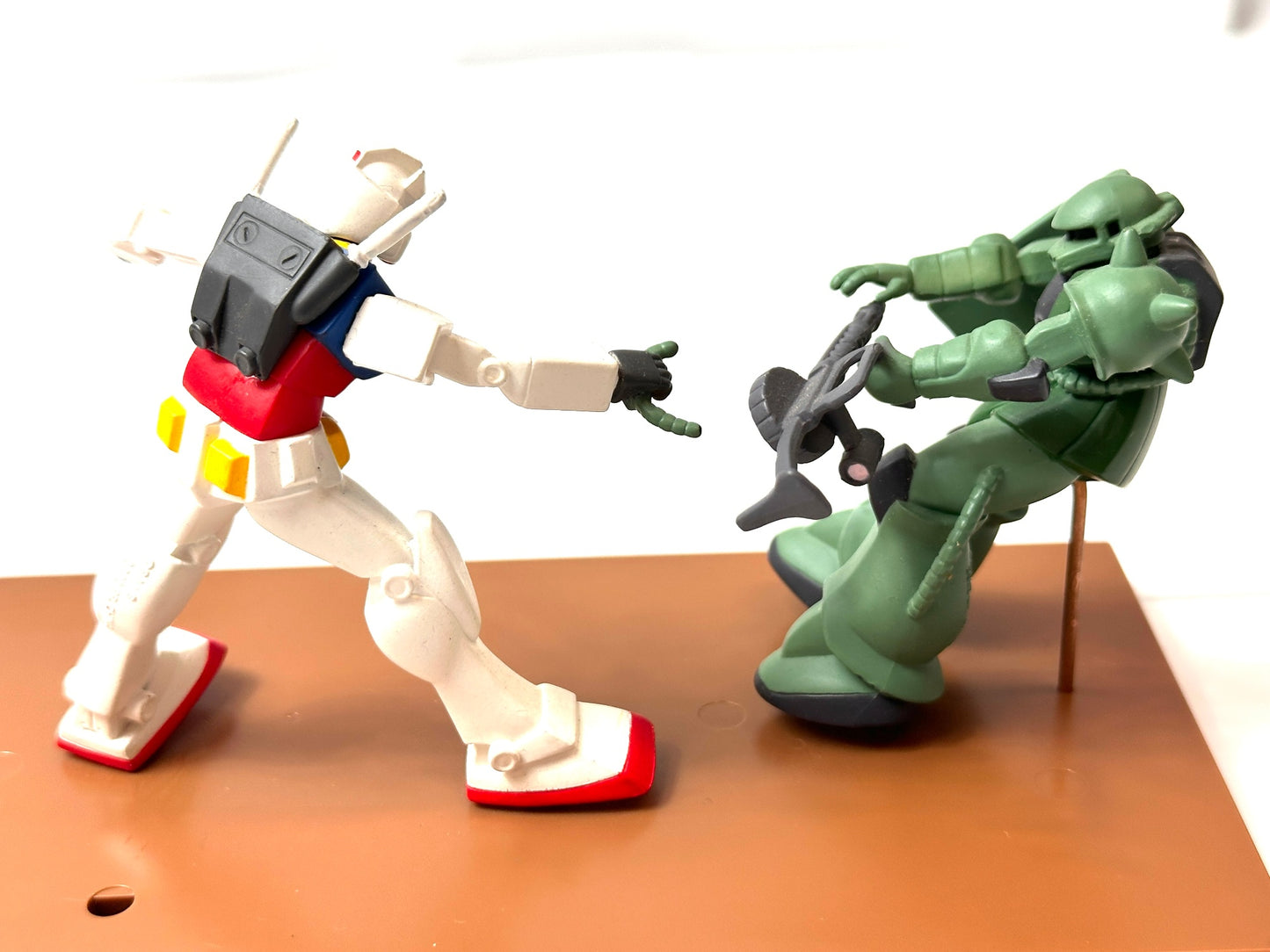 現状品 機動戦士ガンダム DX アグレッシブポーズ フィギュア シャア専用ザクII  ジオラマフィギュア ガンダムVS量産型ザク 11/12