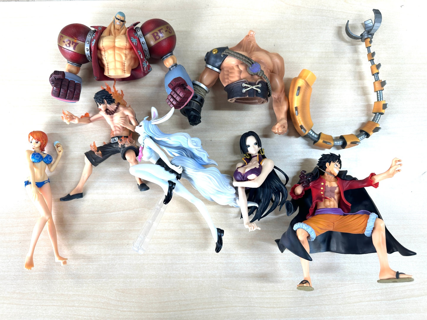 ジャンク ONE PIECE ワンピース フィギュア 大量まとめセット エース 光月おでん ハンコック シャンクス トラファルガー 他 5/7