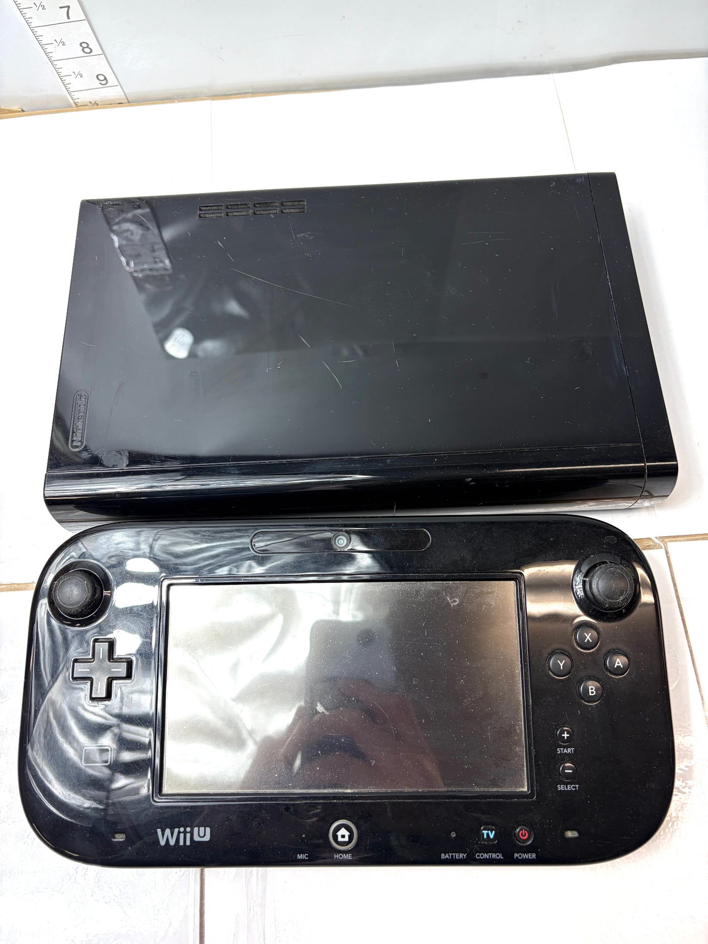 任天堂 Wii U 本体 プレミアムセット クロ 32GB ゲームパッドと本体のみ