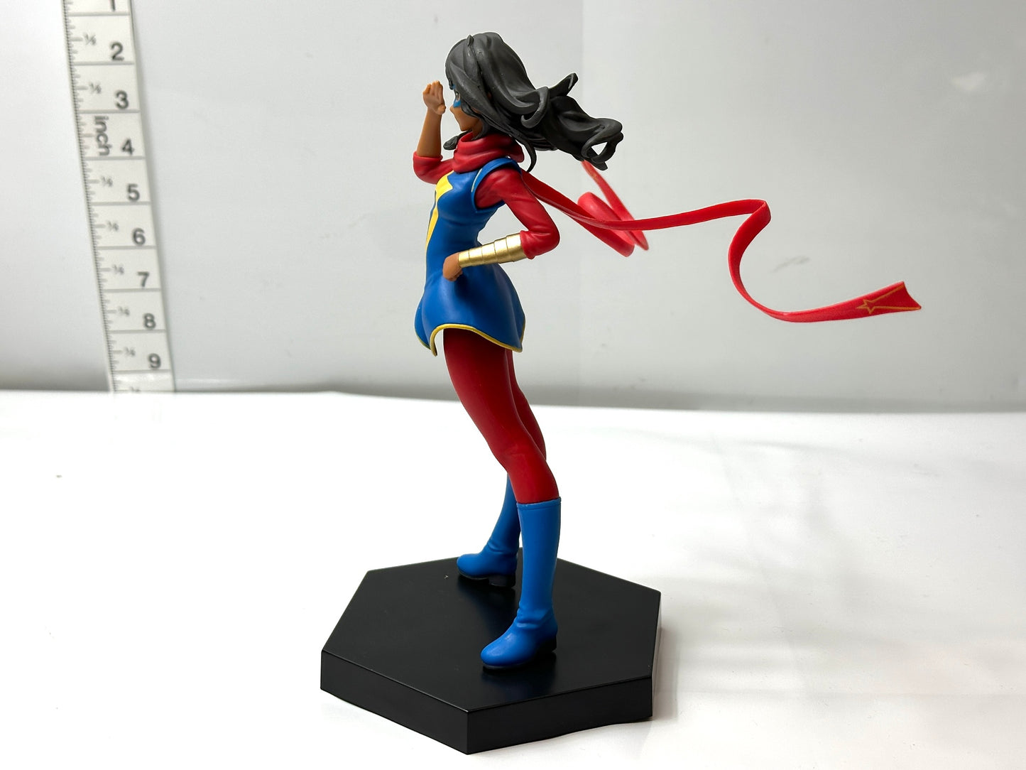 現状品 MARVEL COMICS スーパープレミアム フィギュア ミズ・マーベル MARVEL フィギュア SPM マーベル コミック セガ プライズ 1/23