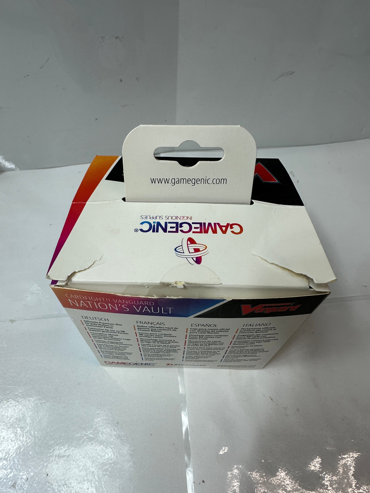 【店舗買取品】　外箱傷み有り　GameGenic カードデッキボックス – デッキボックス:カードファイト ヴァンガード ネイションズボールト ドラゴンエンパイア (50枚) – 丈夫で頑丈なカード収納 – カードファイト!! ヴァンガード対応